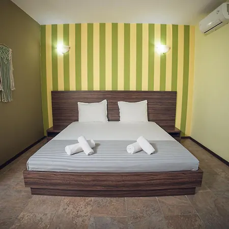 и марая Hotel