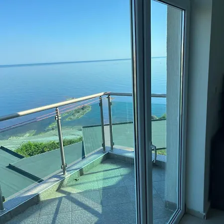 Hotel арапя